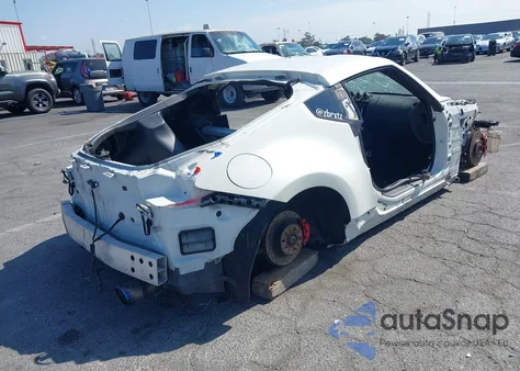 2017 Nissan 370Z из США, поврежденный, VIN JN1AZ4EH5HM950071